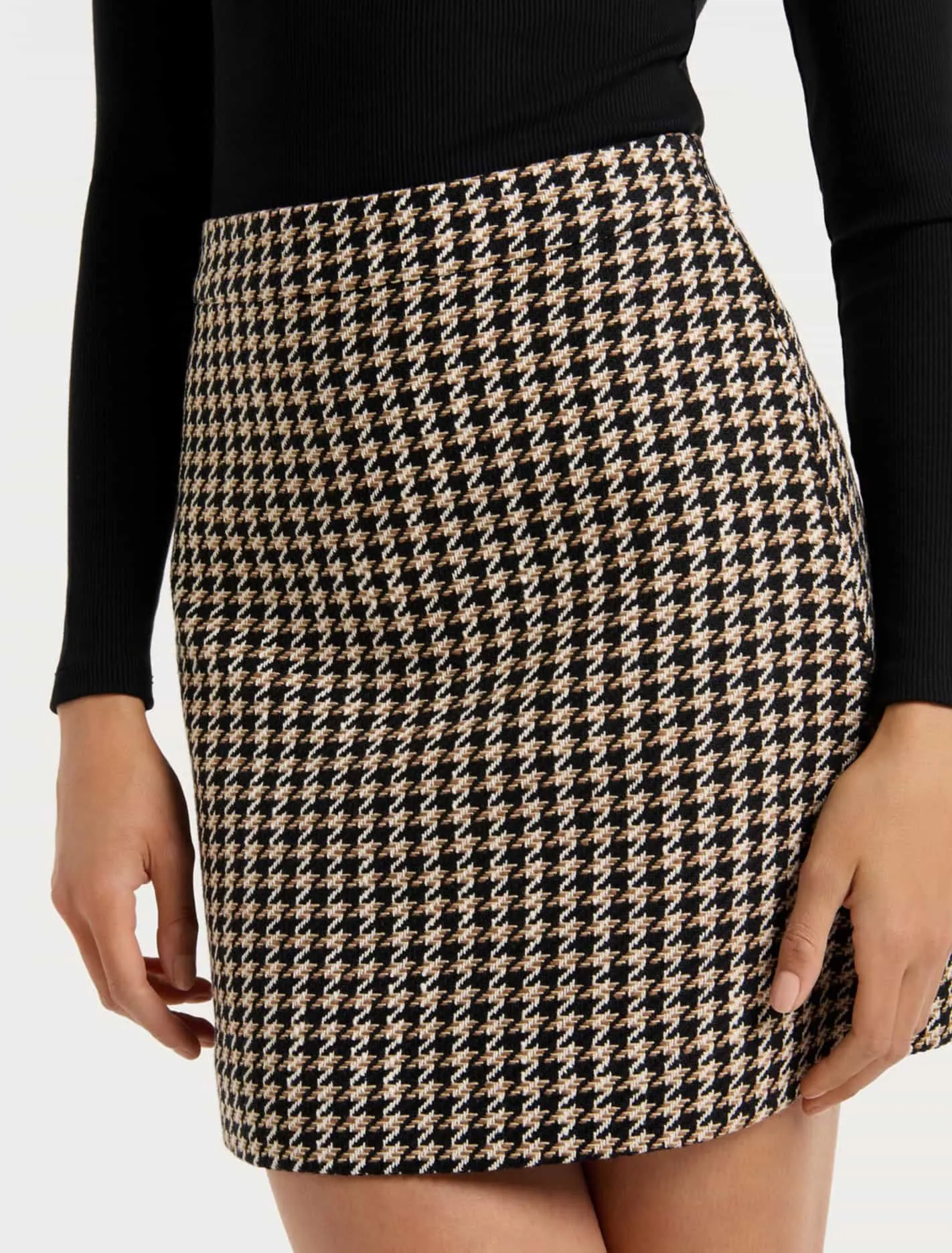 Addison Houndstooth Mini Skirt