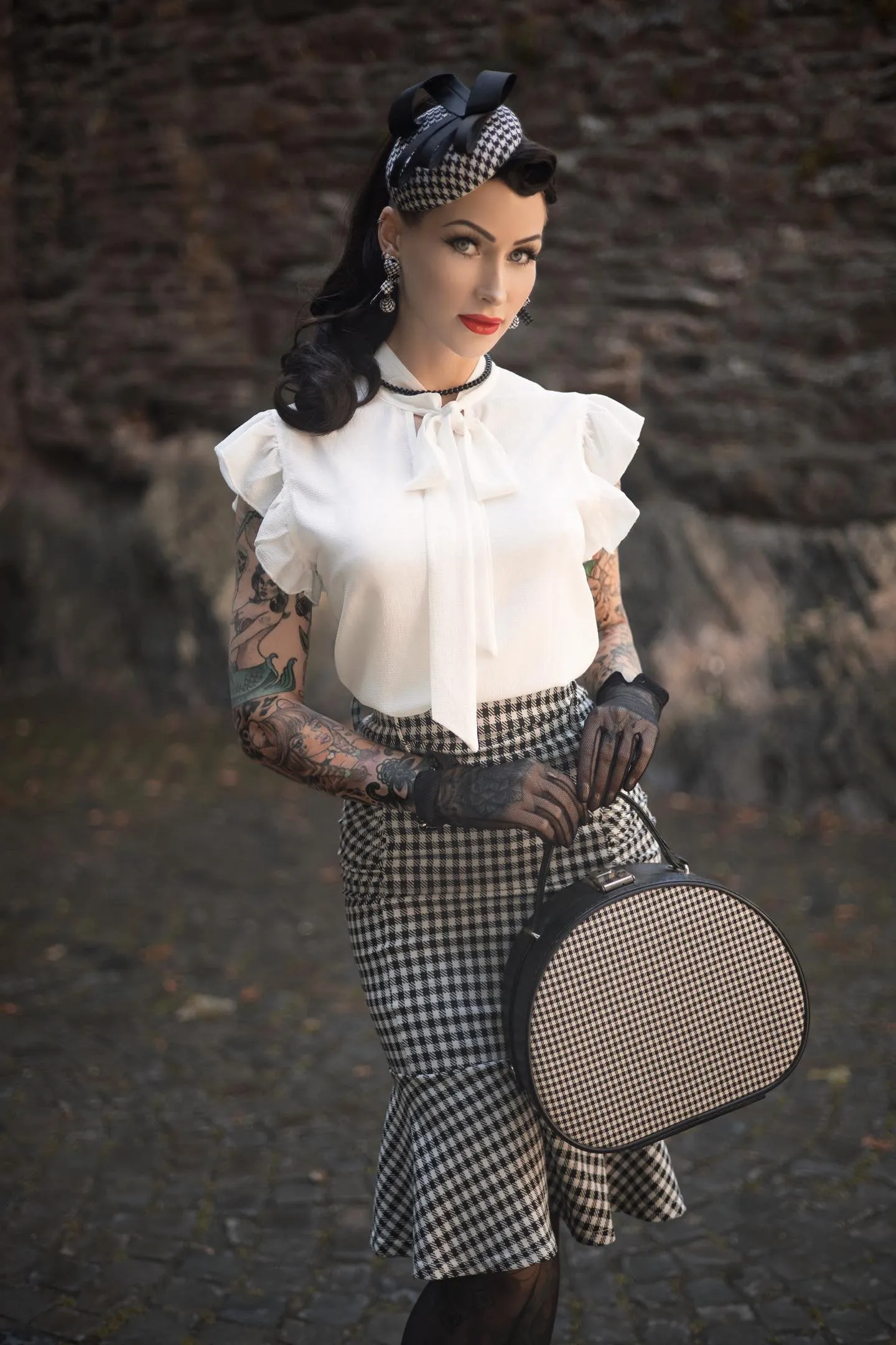 Houndstooth Mermaid Hem Shirred Detail Pencil Skirt with Belt