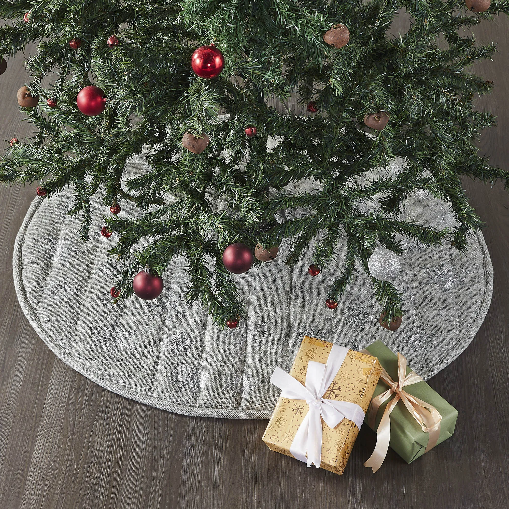 Yuletide Burlap Dove Grey Snowflake Tree Skirt